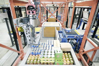 Robot supportet palettizing of trays with food